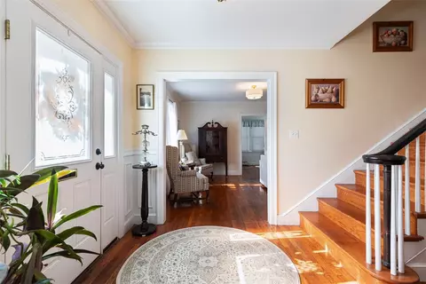Entry Way - 124 Meadow Rd, Woonsocket, RI 02895 photo 3 of 8