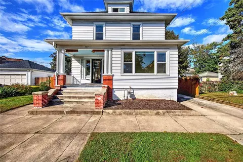 668 Academy Ave, Providence, RI 02908