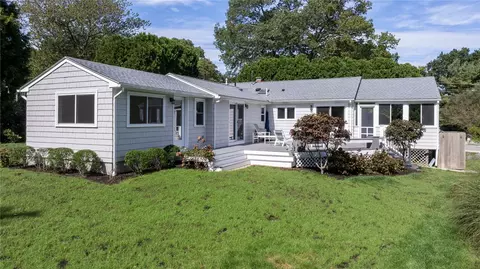 129 North Rd, Saunderstown, RI 02874
