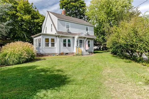 15 Kent Pl, Cranston, RI 02905