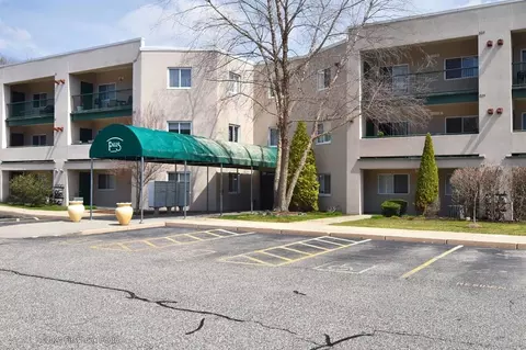 31 Devereux Ave #305, Providence, RI 02909