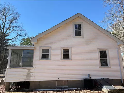 52 Carpenter St, Seekonk, MA 02771