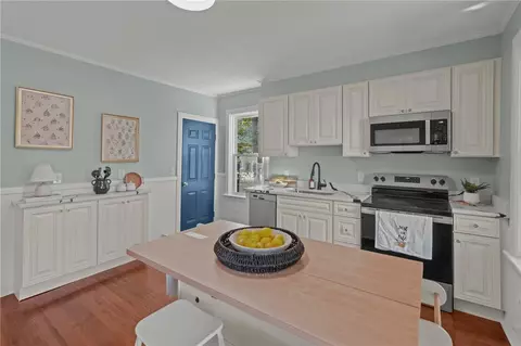 1 Cray St, Cumberland, RI 02864