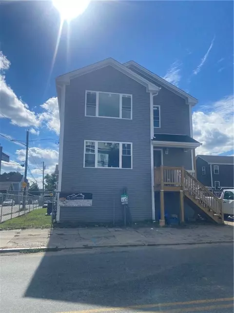 716 Potters Ave, Providence, RI 02907