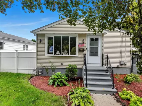 776 Plainfield St, Providence, RI 02909