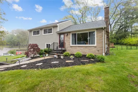 99 Peachtree Rd, North Kingstown, RI 02852