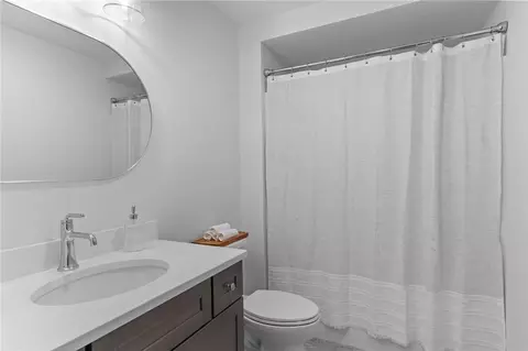 Bath - 38 Red Maple Ln, Warwick, RI 02886 photo 4 of 4