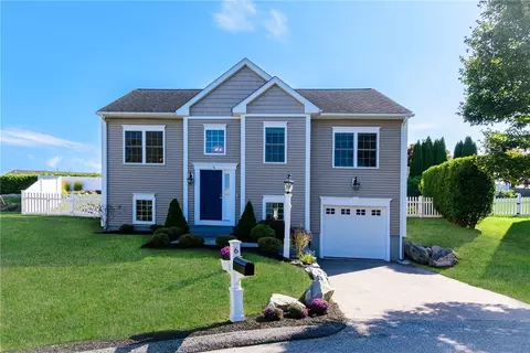 6 Tidewinds Ln, Westerly, RI 02891