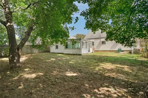 Exterior - 71 Macarthur Dr, Warwick, RI 02889 photo 4 of 8