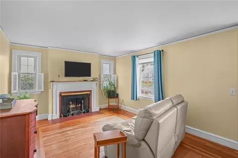Living - 71 Macarthur Dr, Warwick, RI 02889 photo 3 of 3