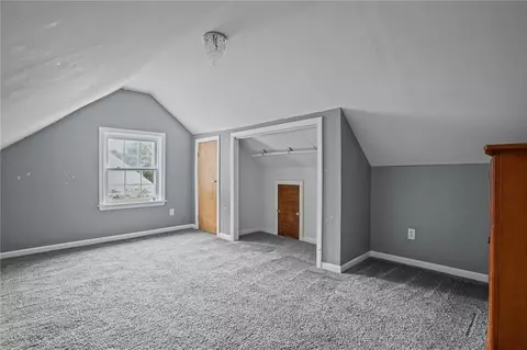 Bedroom - 71 Macarthur Dr, Warwick, RI 02889 photo 4 of 8