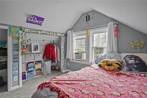 Bedroom - 71 Macarthur Dr, Warwick, RI 02889 photo 8 of 8