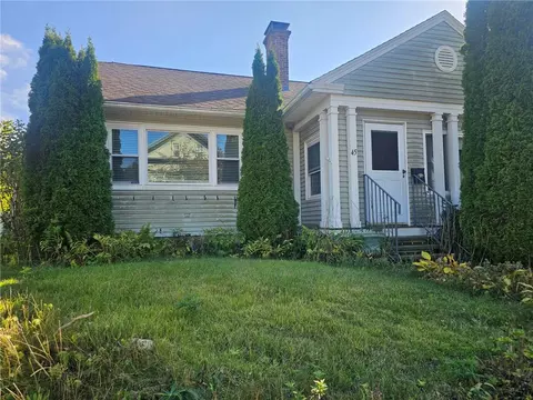 45 Cross St, Westerly, RI 02891