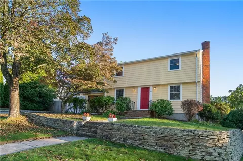 76 Cliffside Dr, Cranston, RI 02920