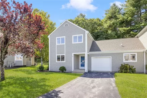 21 Woodlawn Cir #21, Hope Valley, RI 02832