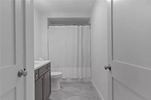 Bath - 62 Red Maple Ln, Warwick, RI 02886 photo 3 of 4