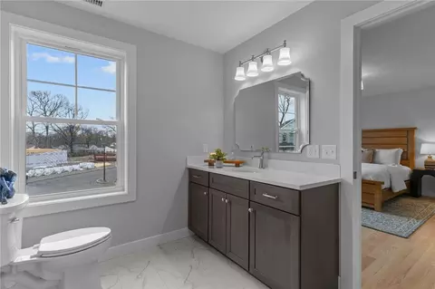 Bath - 62 Red Maple Ln, Warwick, RI 02886 photo 2 of 4