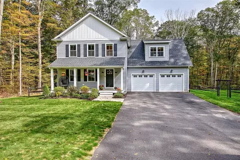 296 Twin Brook Ln, Coventry, RI 02816