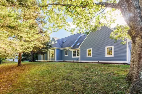 85 Sheep Farm Dr, East Greenwich, RI 02818