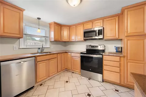 45 Judy Ter, West Warwick, RI 02893 photo 17