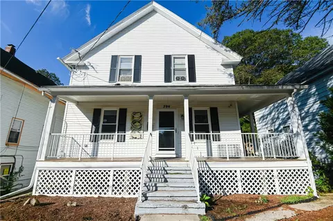 394 Third Ave, Woonsocket, RI 02895