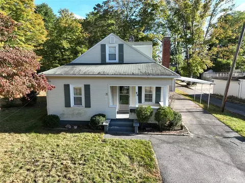 98 Wood St, Coventry, RI 02816
