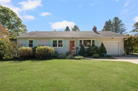 55 Dahlia Dr, North Kingstown, RI 02852