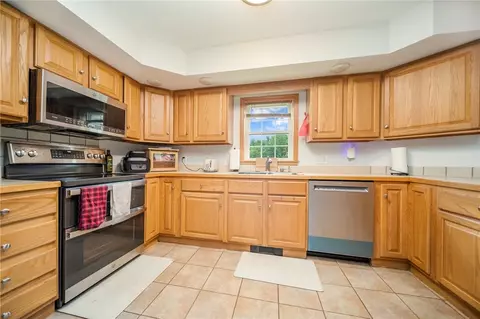 1441 Stafford Rd, Fall River, MA 02721 photo 9