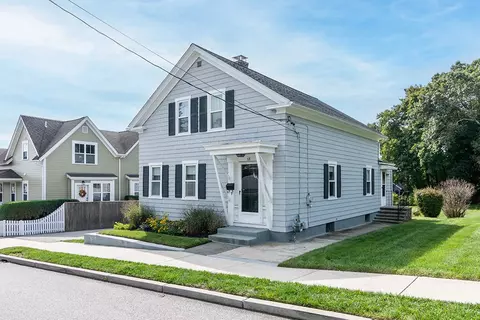 58 Greene St, East Greenwich, RI 02818