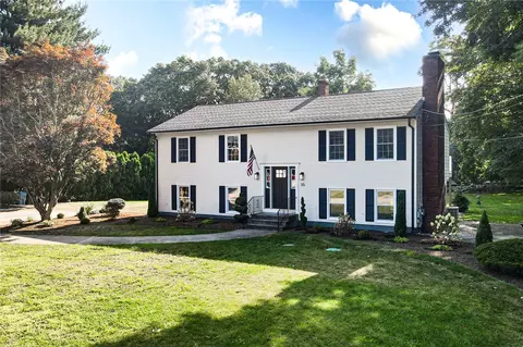 35 Hines Farm Rd, Cranston, RI 02921