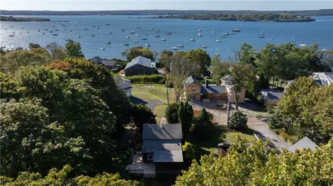 48 Ocean Ave, Jamestown, RI 02835