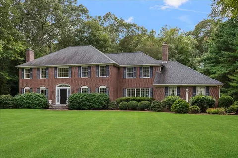 215 Watch Hill Dr, East Greenwich, RI 02818