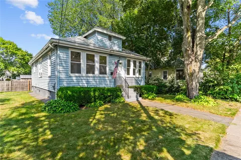 17 Birch St, Cranston, RI 02920