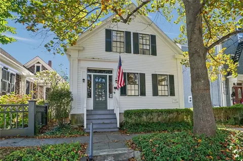 44 Church St, Bristol, RI 02809