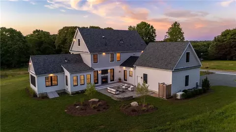 416 Bridgetown Rd, South Kingstown, RI 02879