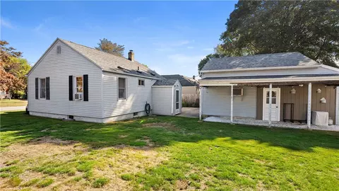 Exterior - 38 Parade Rd, Warwick, RI 02886 photo 5 of 6