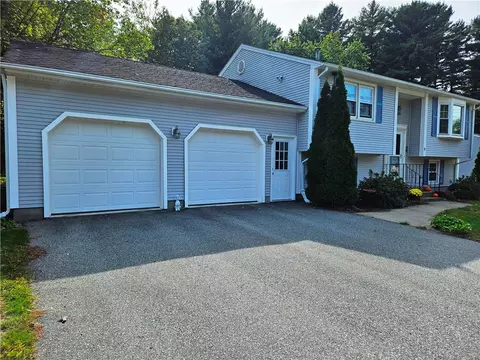 19 Black Walnut Dr, Coventry, RI 02816