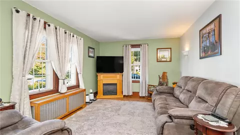 224 Palace Ave, Warwick, RI 02886 photo 5