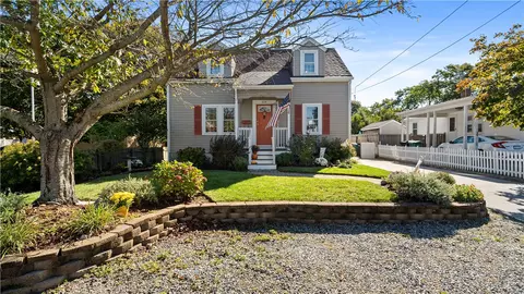 224 Palace Ave, Warwick, RI 02886