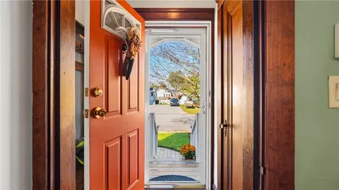 224 Palace Ave, Warwick, RI 02886 photo 4