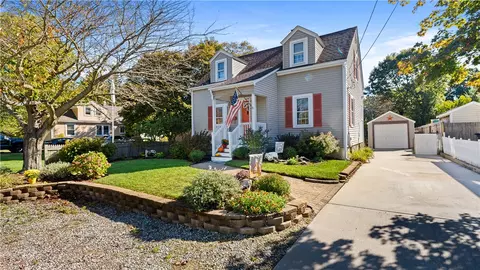 224 Palace Ave, Warwick, RI 02886 photo 2