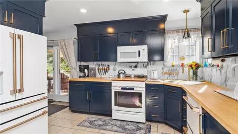 224 Palace Ave, Warwick, RI 02886 photo 12