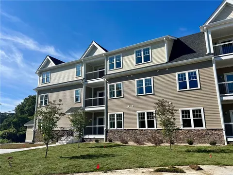 9 Joseph N Zenga Jr Blvd #308, East Greenwich, RI 02818