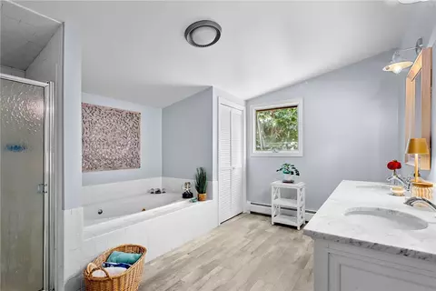 Bath - 19 Harborview Ave, Bristol, RI 02809 photo 3 of 3