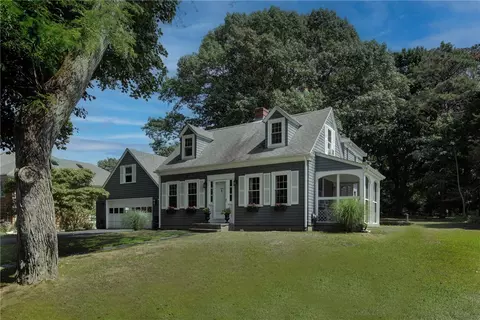 Exterior - 19 Harborview Ave, Bristol, RI 02809 photo 7 of 9
