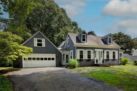 19 Harborview Ave, Bristol, RI 02809