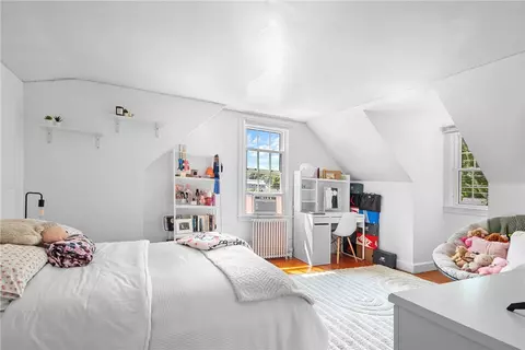 Bedroom - 19 Harborview Ave, Bristol, RI 02809 photo 5 of 6