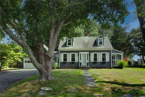 Exterior - 19 Harborview Ave, Bristol, RI 02809 photo 4 of 9