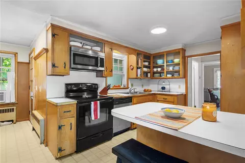 Kitchen - 19 Harborview Ave, Bristol, RI 02809 photo 3 of 3