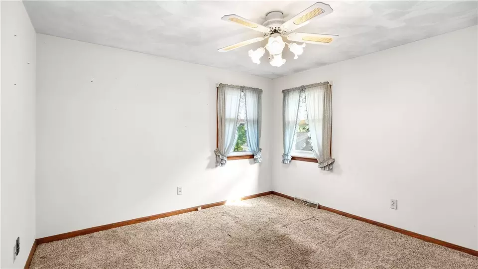 Bedroom - 54 Pheasant Ave, Warwick, RI 02886 photo 5 of 5